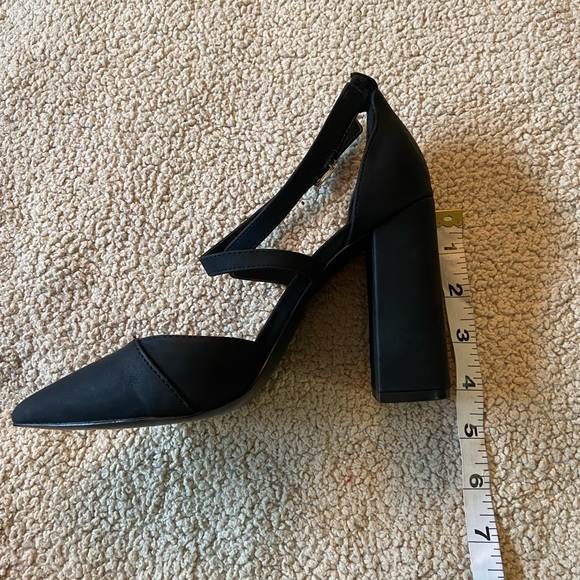 🌸 Call it Spring 🌸 “Adiralla” strappy black heel - Picture 10 of 10